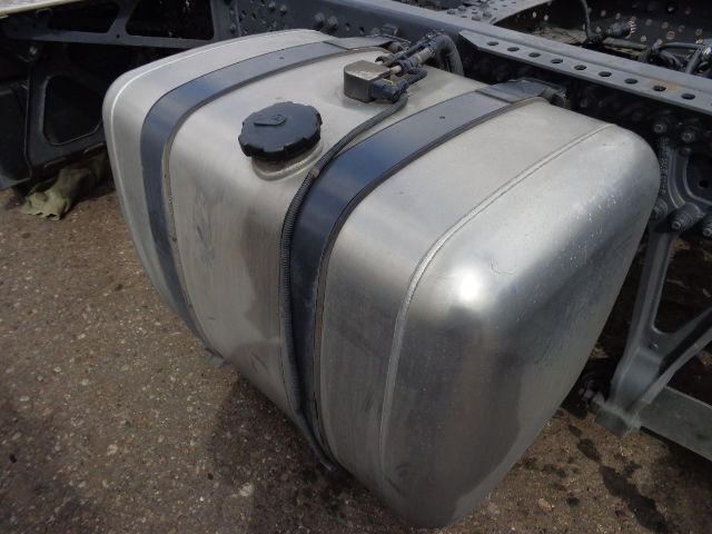 Mercedes-Benz fuel tank with brackets - 연료 탱크 트럭 용 : 사진 4 Mercedes-Benz fuel tank with brackets - 연료 탱크 트럭 용 : 사진 4
