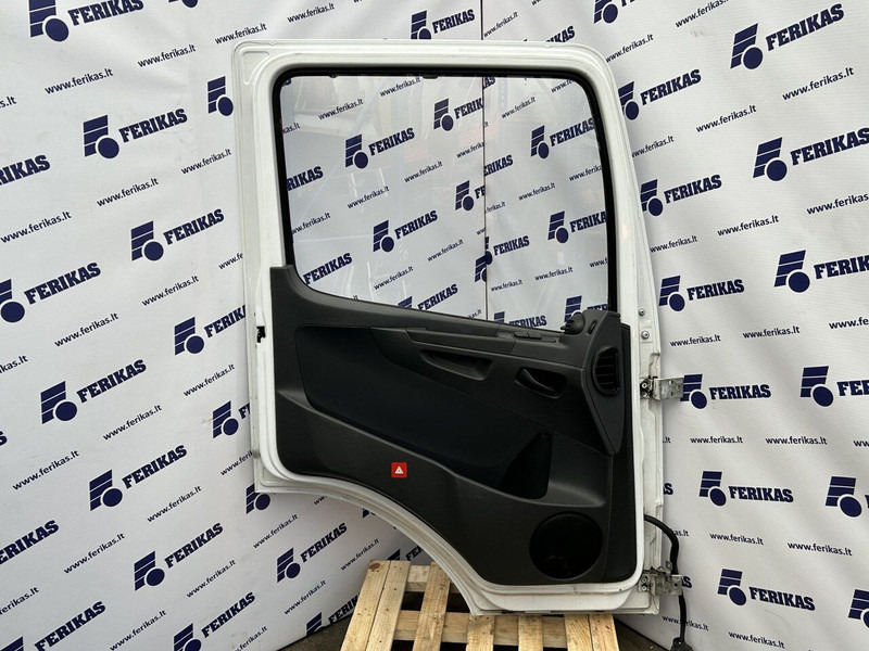 Mercedes-Benz left side doors - 도어 및 부품 트럭 용 : 사진 4 Mercedes-Benz left side doors - 도어 및 부품 트럭 용 : 사진 4