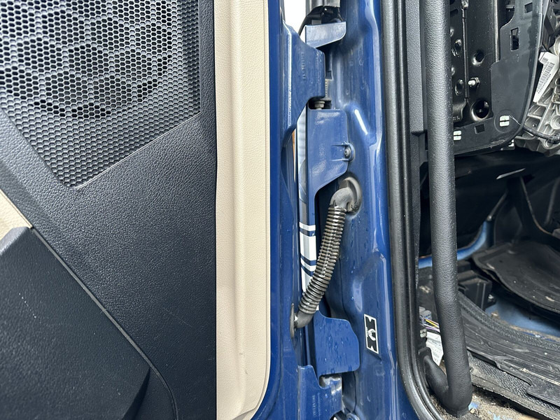 Mercedes-Benz low-cab left side doors - 도어 및 부품 트럭 용 : 사진 3 Mercedes-Benz low-cab left side doors - 도어 및 부품 트럭 용 : 사진 3