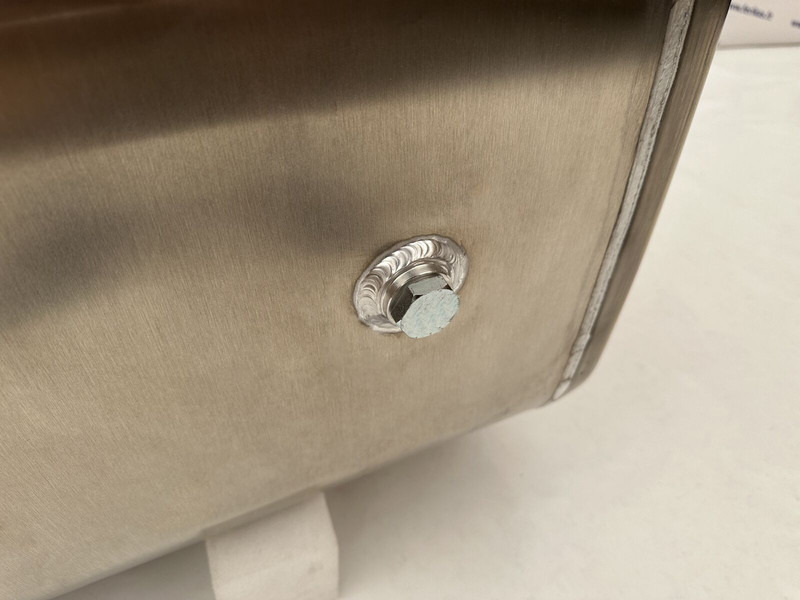 신규 연료 탱크 트럭 용 Volvo New aluminum fuel 530L : 사진 7