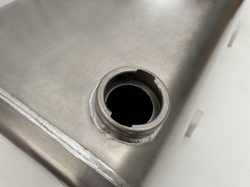 Volvo VOLVO RENAULT - 연료 탱크 트럭 용 : 사진 4 Volvo VOLVO RENAULT - 연료 탱크 트럭 용 : 사진 4