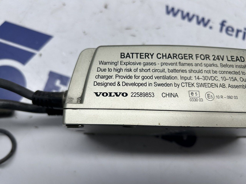 Volvo battery charger, converter - 전기 설비 트럭 용 : 사진 4 Volvo battery charger, converter - 전기 설비 트럭 용 : 사진 4