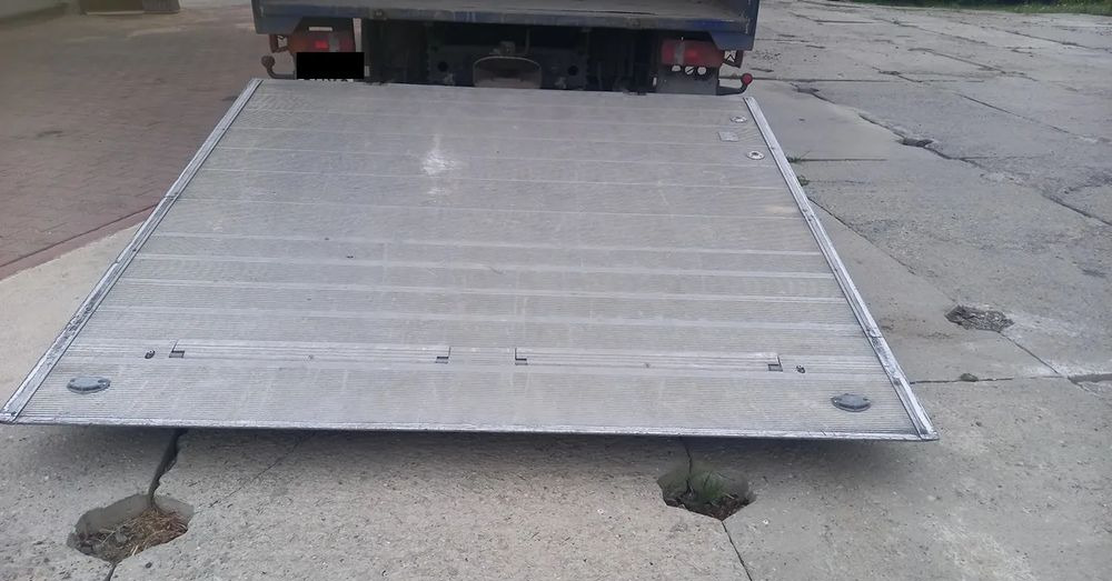 Inny WINDA ZAŁADOWCZA UDŹWIG 2000 KG. - 테일 리프트 : 사진 2 Inny WINDA ZAŁADOWCZA UDŹWIG 2000 KG. - 테일 리프트 : 사진 2