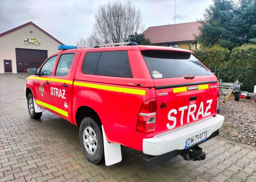 Toyota Hilux 2.5D 4x4, straż, strażacki, pożarniczy - 픽업트럭 : 사진 4 Toyota Hilux 2.5D 4x4, straż, strażacki, pożarniczy - 픽업트럭 : 사진 4
