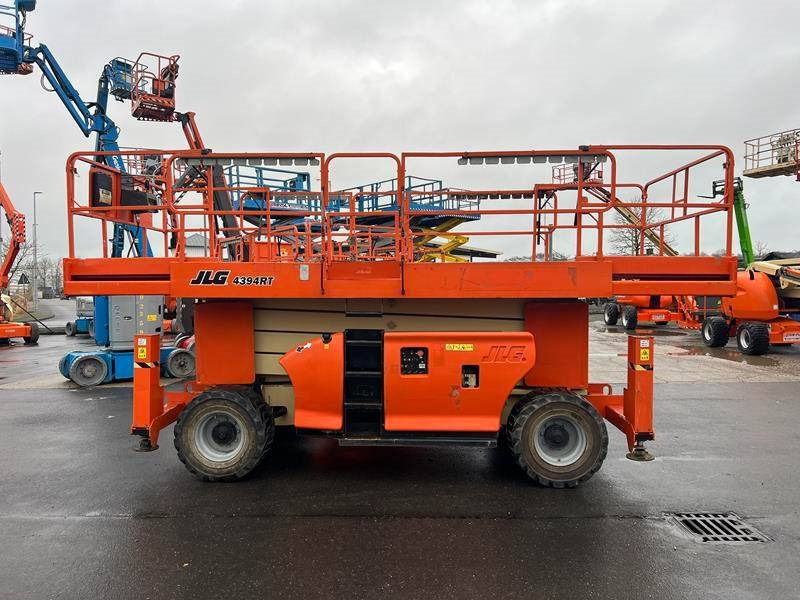 JLG 4394 RT diesel 4x4 15m (1747) - 시저 리프트 : 사진 2 JLG 4394 RT diesel 4x4 15m (1747) - 시저 리프트 : 사진 2
