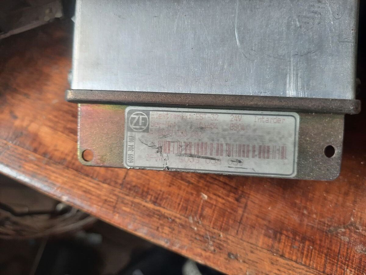 Bosch Bader 0504.1.A00 EST-32 Volvo - ECU 버스 용 : 사진 3 Bosch Bader 0504.1.A00 EST-32 Volvo - ECU 버스 용 : 사진 3