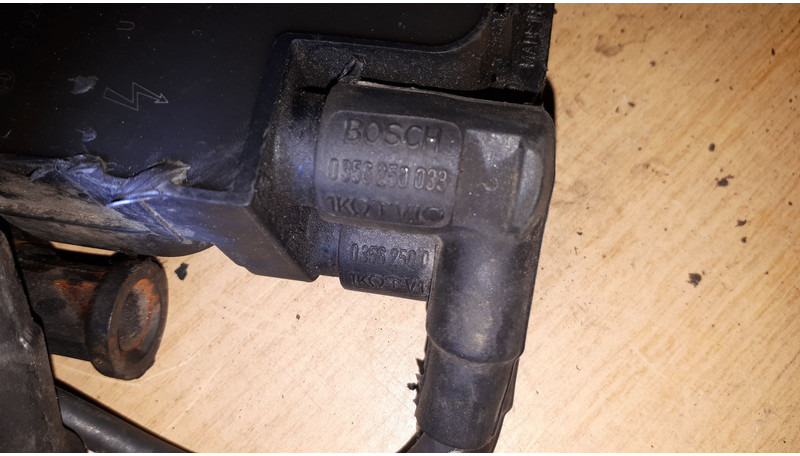 Bosch колпак свечи 15W263 катушка зажигания 08T199 - 엔진 및 부품 : 사진 1 Bosch колпак свечи 15W263 катушка зажигания 08T199 - 엔진 및 부품 : 사진 1