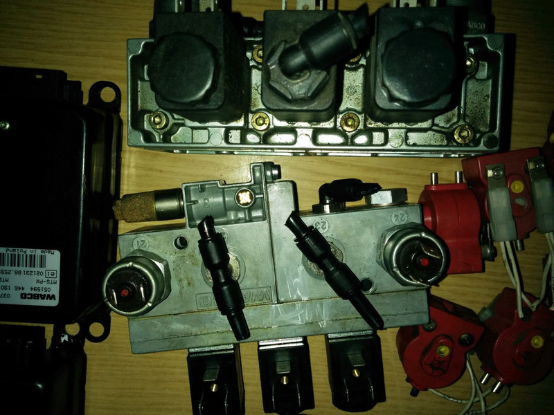 Mercedes-Benz закрытия двери BOSCH 0481500007 - 예비 부속 : 사진 4 Mercedes-Benz закрытия двери BOSCH 0481500007 - 예비 부속 : 사진 4