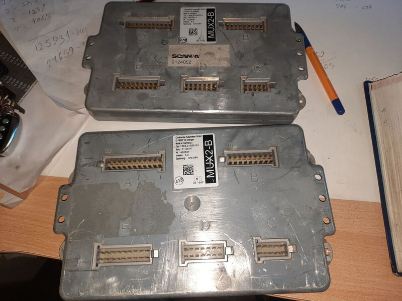 Scania MUX2-B MUX2-M.MUX2-B+/ ZR2-BS/ ZR2-BD - ECU : 사진 2 Scania MUX2-B MUX2-M.MUX2-B+/ ZR2-BS/ ZR2-BD - ECU : 사진 2