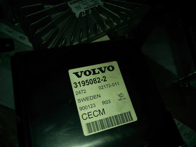 Volvo 70329277 / 70395975-P01 / 70361720-P01 / 70322237-P02 - ECU : 사진 5 Volvo 70329277 / 70395975-P01 / 70361720-P01 / 70322237-P02 - ECU : 사진 5