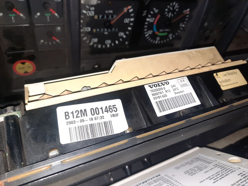 Volvo 70361832-1 . 70361831. 70329201-2 .22205475-P03. 70392912-P01/ - 대시보드 : 사진 5 Volvo 70361832-1 . 70361831. 70329201-2 .22205475-P03. 70392912-P01/ - 대시보드 : 사진 5