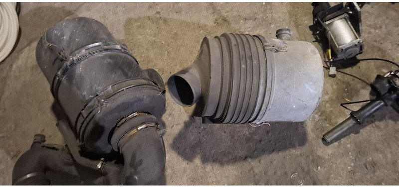 Volvo B12 - 공기 흡입 시스템 : 사진 1 Volvo B12 - 공기 흡입 시스템 : 사진 1