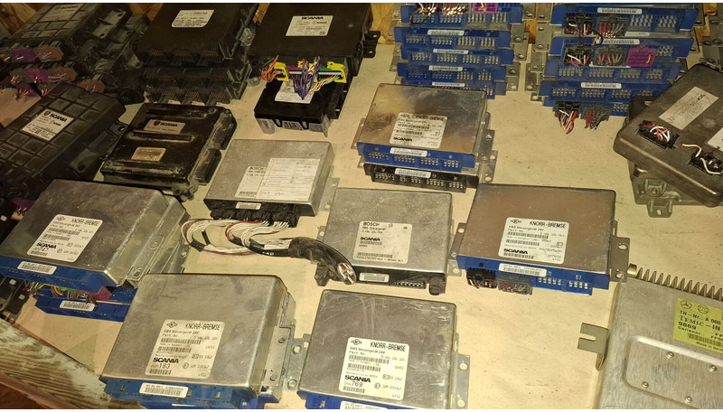 Volvo KNOR-BREMSE EBS 0486106063, 0486106028.\\\\ 0486106050 .\\ 063\\ - ECU : 사진 1 Volvo KNOR-BREMSE EBS 0486106063, 0486106028.\\\\ 0486106050 .\\ 063\\ - ECU : 사진 1