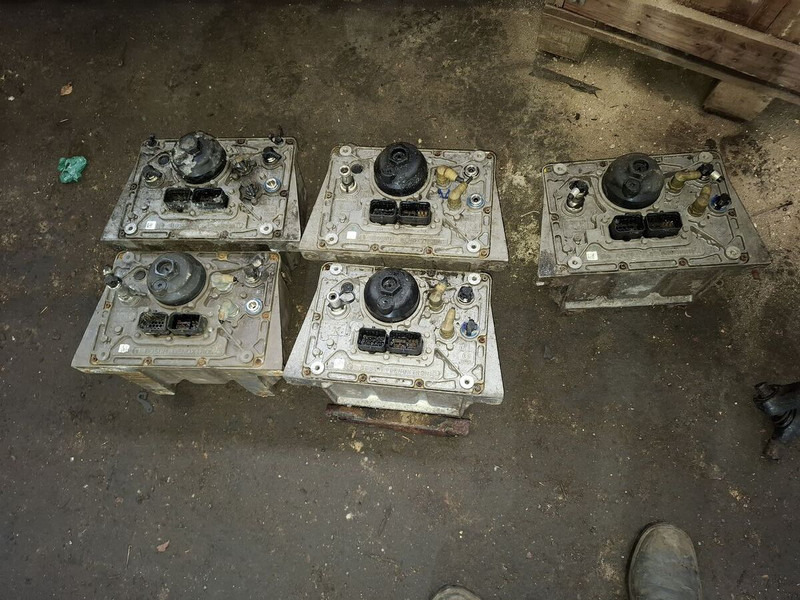 Volvo Помпа подкачки АБЛУ Б12 с подкачкой - 연료 필터 : 사진 1 Volvo Помпа подкачки АБЛУ Б12 с подкачкой - 연료 필터 : 사진 1