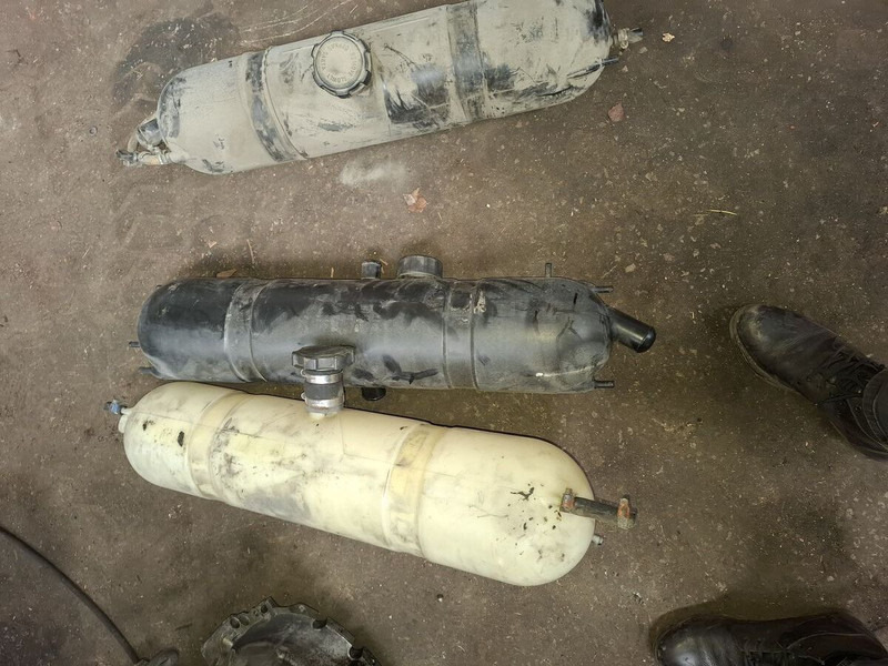 Volvo Scani - 팽창 탱크 : 사진 3 Volvo Scani - 팽창 탱크 : 사진 3