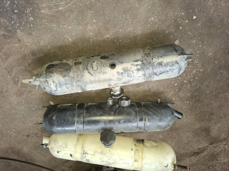 Volvo Scani - 팽창 탱크 : 사진 5 Volvo Scani - 팽창 탱크 : 사진 5