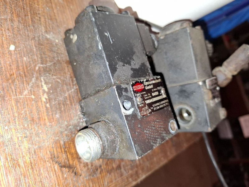 Volvo ZFLS / Herion - 유압 실린더 : 사진 2 Volvo ZFLS / Herion - 유압 실린더 : 사진 2