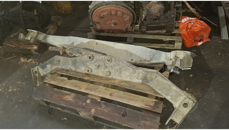 Volvo кронштейн заднего моста мерседес - 스틸 서스펜션 : 사진 4 Volvo кронштейн заднего моста мерседес - 스틸 서스펜션 : 사진 4