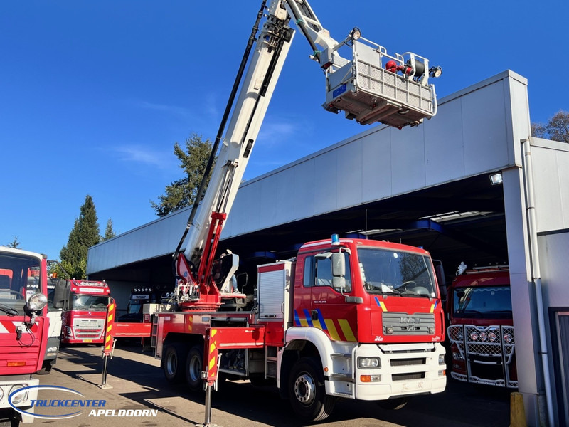 MAN TGA 26.350 Magirus ALP 320L = 32 meter, Waterpump, 6x4, Steel springs - 소방차 : 사진 2 MAN TGA 26.350 Magirus ALP 320L = 32 meter, Waterpump, 6x4, Steel springs - 소방차 : 사진 2
