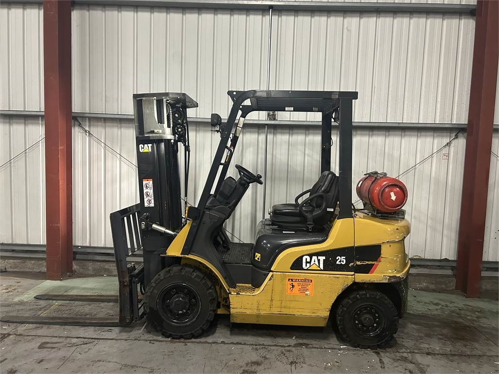 CAT GP25NT - LPG 지게차 : 사진 1 CAT GP25NT - LPG 지게차 : 사진 1