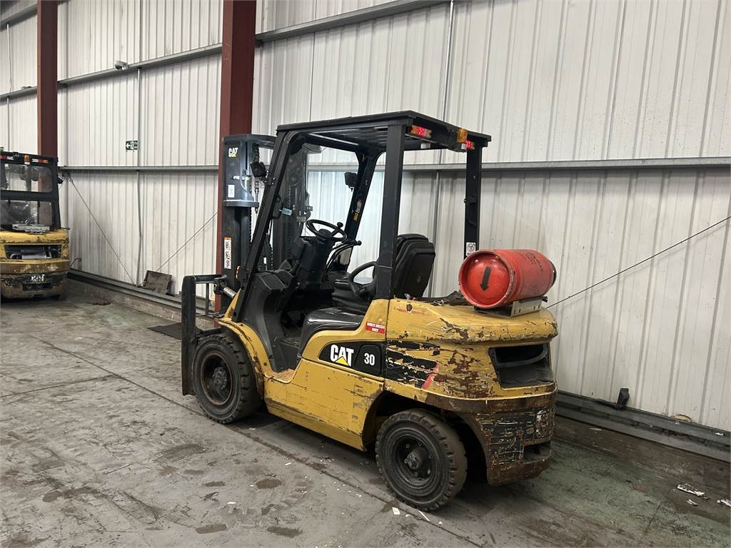 CAT GP30NT - LPG 지게차 : 사진 3 CAT GP30NT - LPG 지게차 : 사진 3