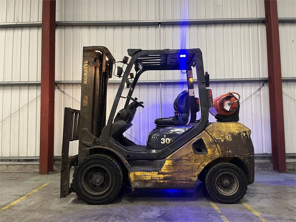 Komatsu FG30T-17 - LPG 지게차 : 사진 1 Komatsu FG30T-17 - LPG 지게차 : 사진 1