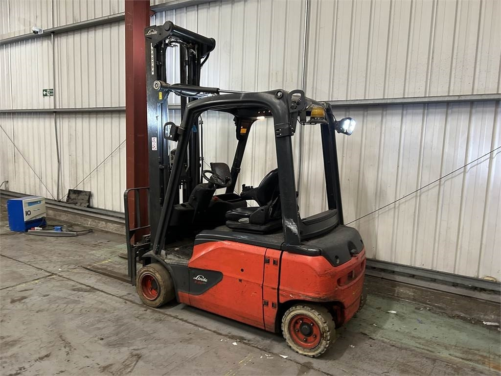 Linde E20PL-02 - 전기 지게차 : 사진 3 Linde E20PL-02 - 전기 지게차 : 사진 3