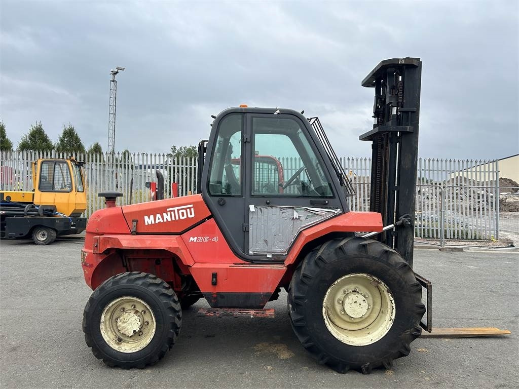 Manitou M26-4 - 지형 지게차 : 사진 1 Manitou M26-4 - 지형 지게차 : 사진 1