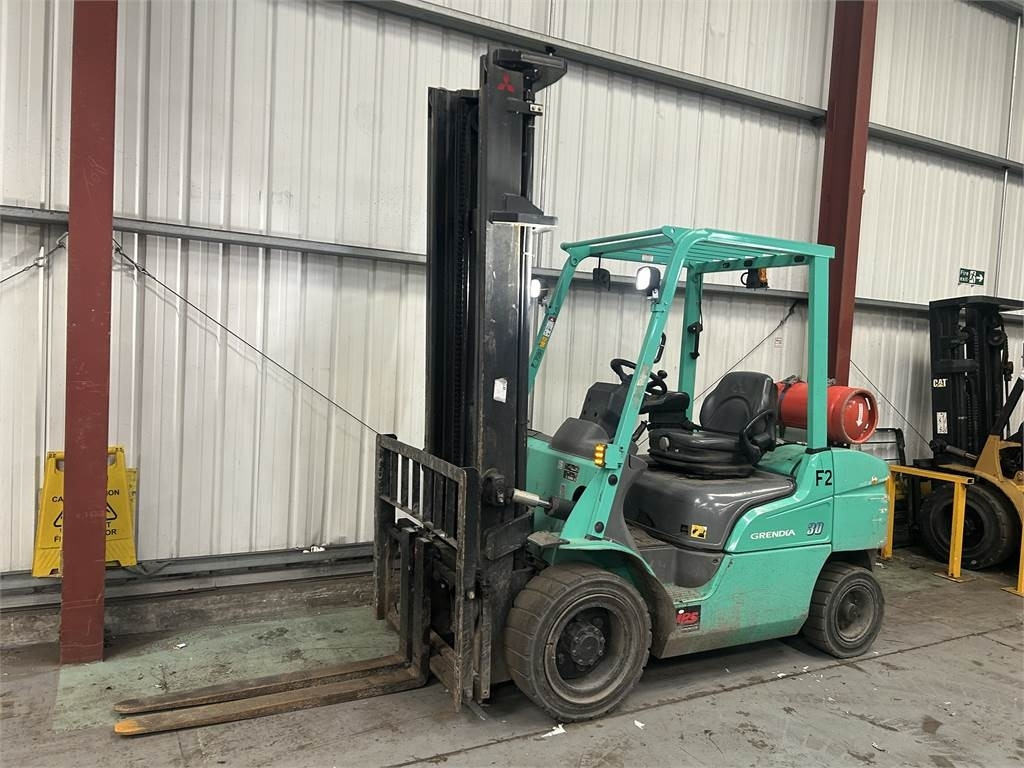 Mitsubishi FG30NT - LPG 지게차 : 사진 2 Mitsubishi FG30NT - LPG 지게차 : 사진 2