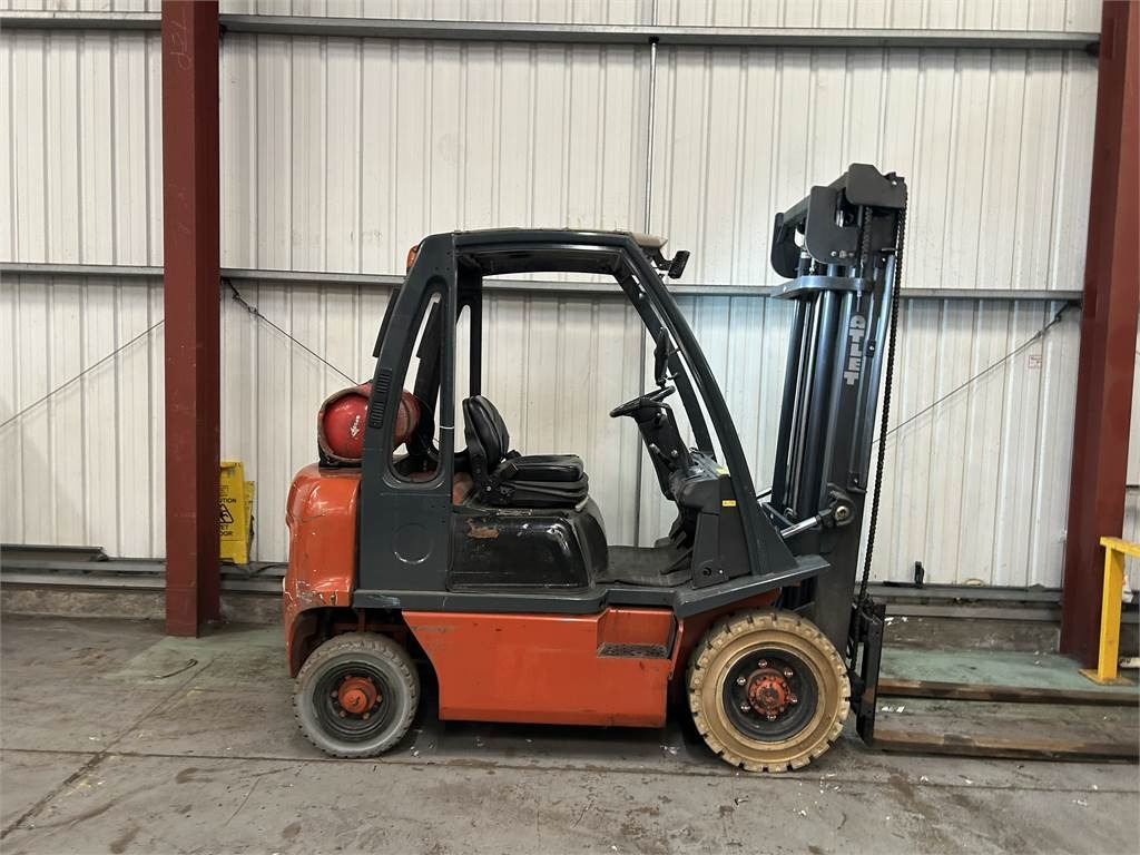 Nissan UD02A20PQ - LPG 지게차 : 사진 5 Nissan UD02A20PQ - LPG 지게차 : 사진 5