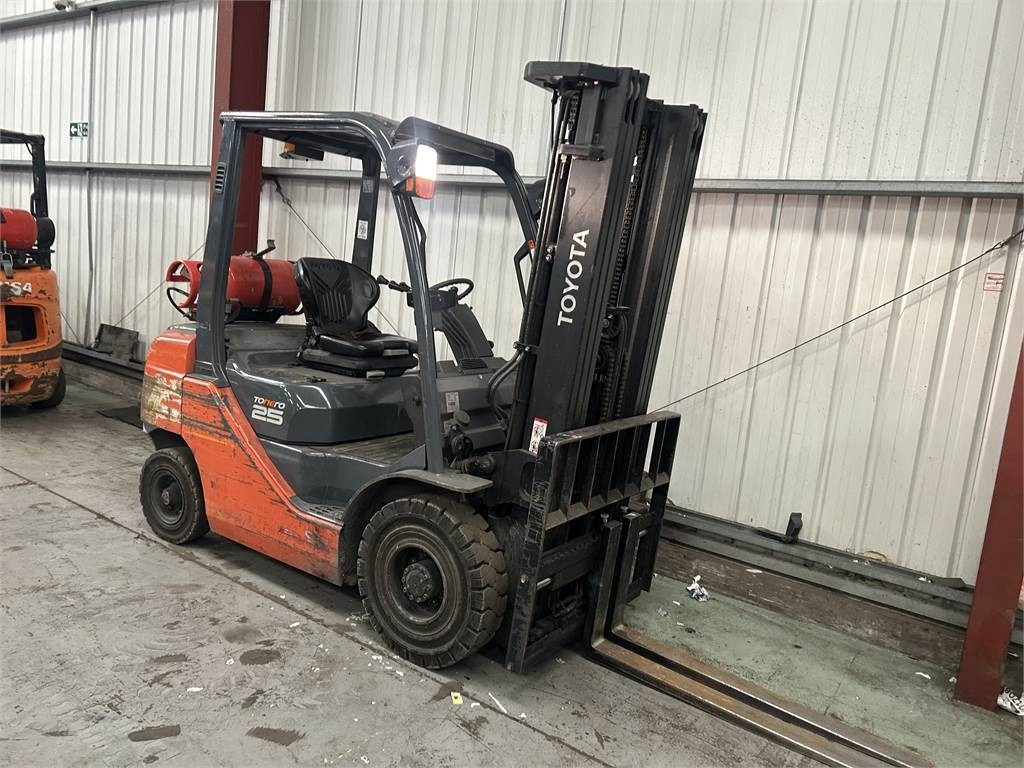 Toyota 02-8FGF25 - LPG 지게차 : 사진 4 Toyota 02-8FGF25 - LPG 지게차 : 사진 4