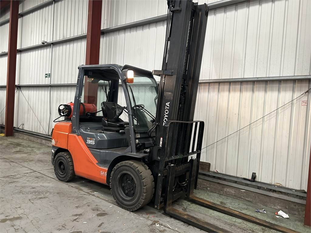 Toyota 02-8FGJF35 - LPG 지게차 : 사진 4 Toyota 02-8FGJF35 - LPG 지게차 : 사진 4