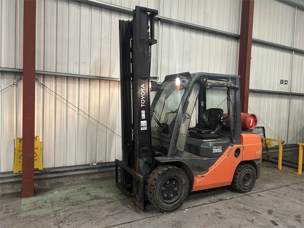 Toyota 02-8FGJF35 - LPG 지게차 : 사진 2 Toyota 02-8FGJF35 - LPG 지게차 : 사진 2