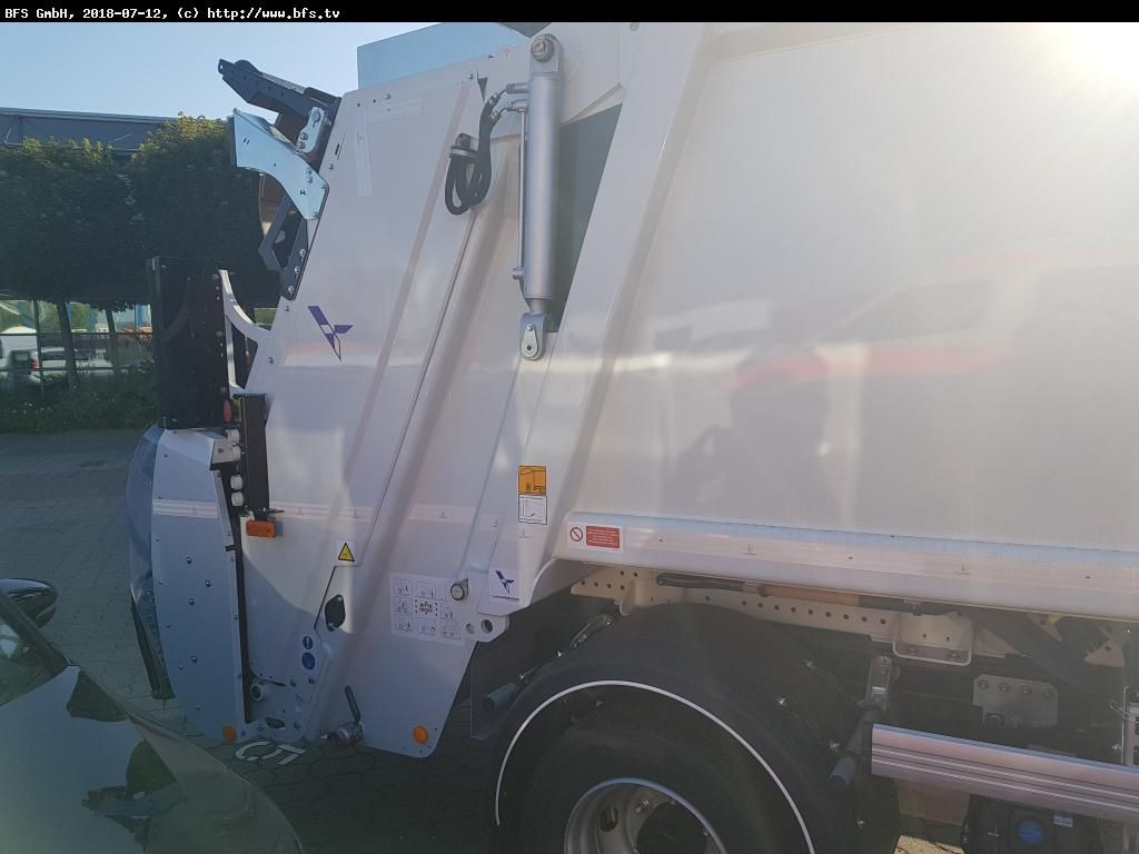 FUSO Canter 9C18 AMT 4x2 HS HL 8,5 t Olympus M - 쓰레기차 : 사진 2 FUSO Canter 9C18 AMT 4x2 HS HL 8,5 t Olympus M - 쓰레기차 : 사진 2