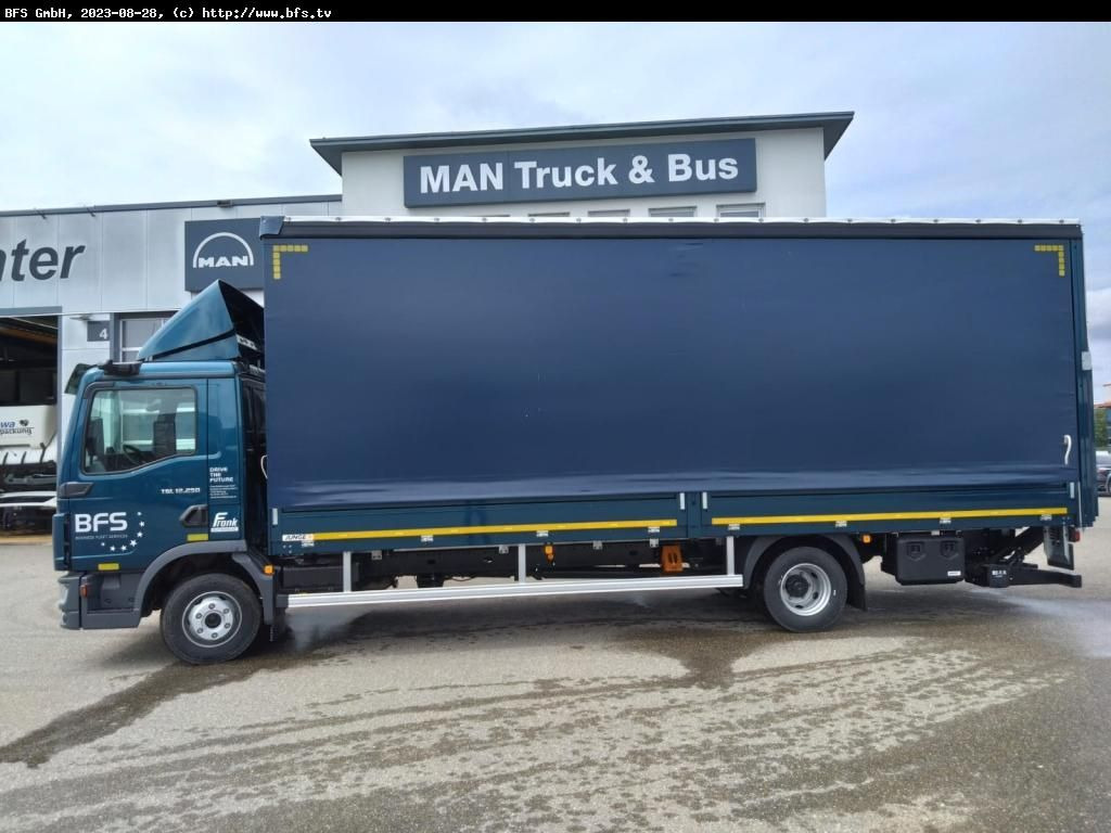 MAN TGL (TG3) 12.250 4x2 BL CH Plane und Spiegel, LB - 커튼사이더 트럭 : 사진 3 MAN TGL (TG3) 12.250 4x2 BL CH Plane und Spiegel, LB - 커튼사이더 트럭 : 사진 3