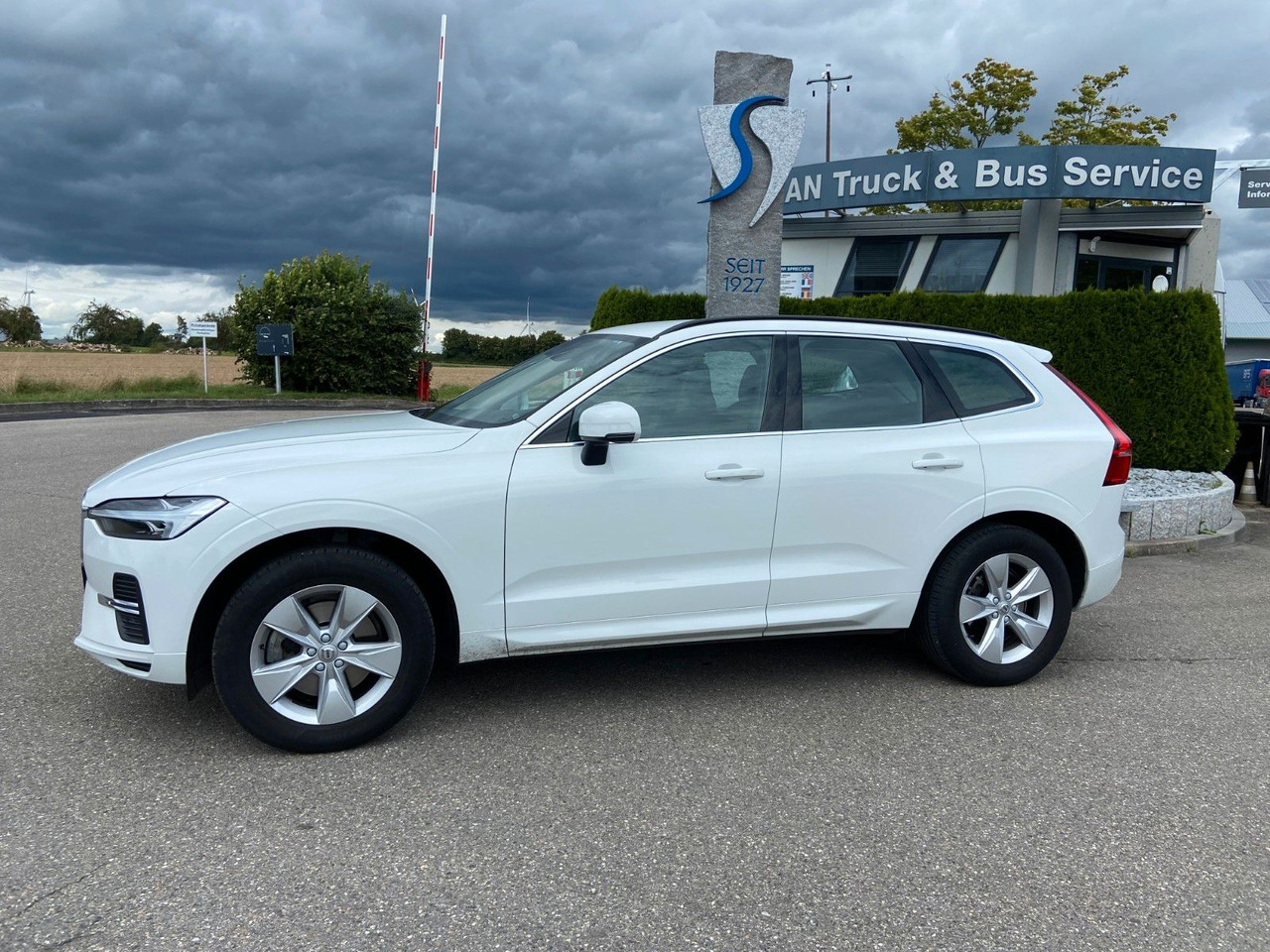 Volvo XC 60 XC60 Momentum Pro AWD - SUV : 사진 1 Volvo XC 60 XC60 Momentum Pro AWD - SUV : 사진 1