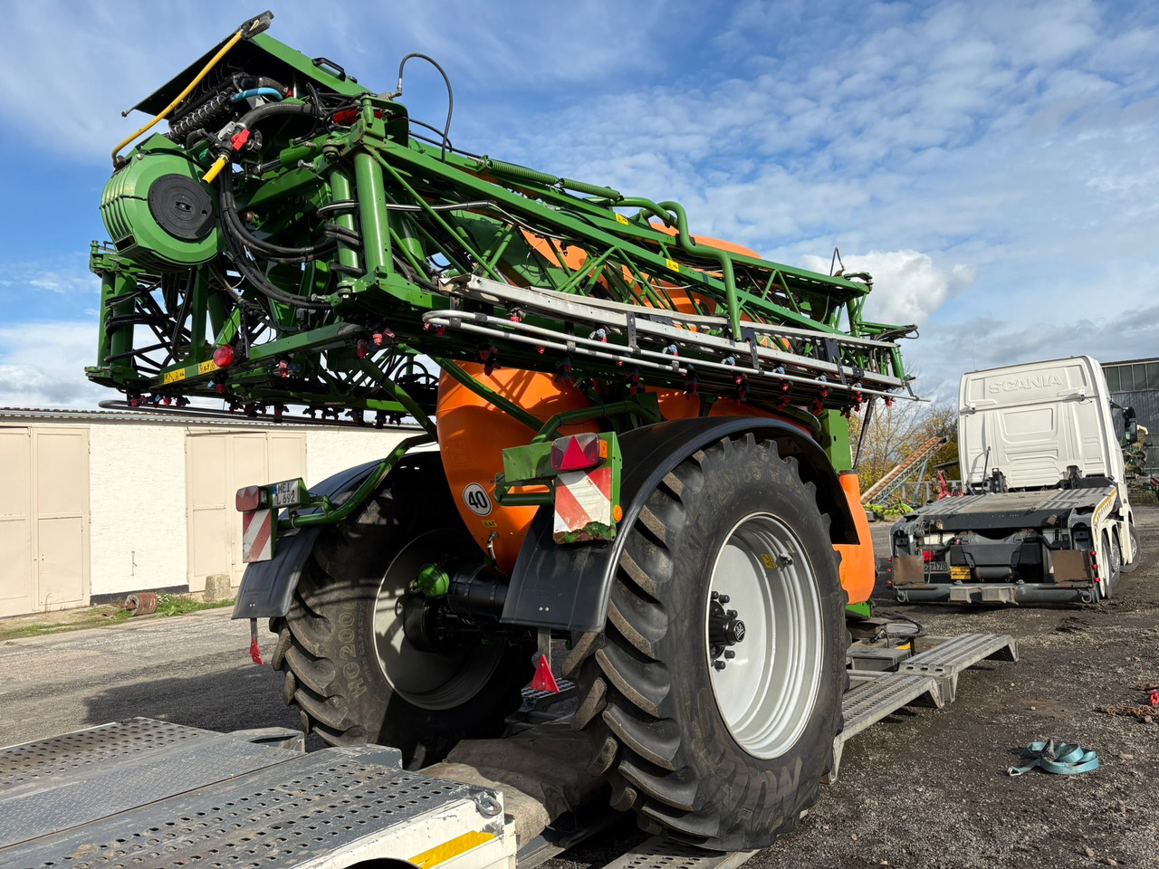 AMAZONE UX 6200 36m GPS - 견인 스프레이 : 사진 5 AMAZONE UX 6200 36m GPS - 견인 스프레이 : 사진 5