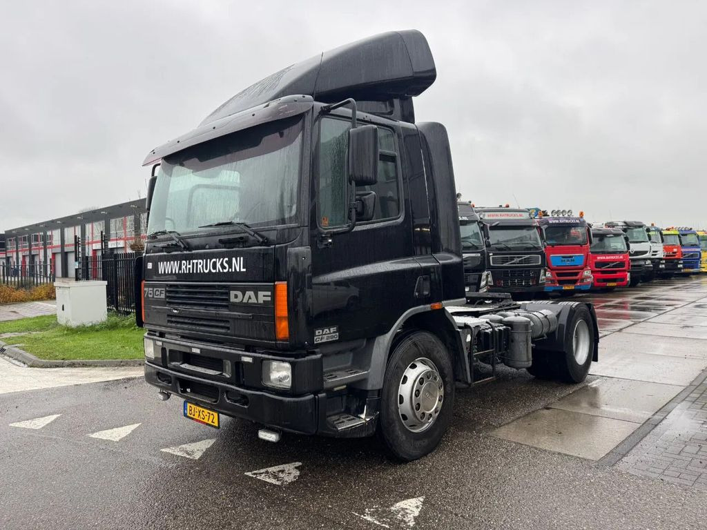 DAF CF 75.290 4X2 EURO 3 MANUAL GEAR + VANGMUIL - 트랙터 유닛 : 사진 1 DAF CF 75.290 4X2 EURO 3 MANUAL GEAR + VANGMUIL - 트랙터 유닛 : 사진 1