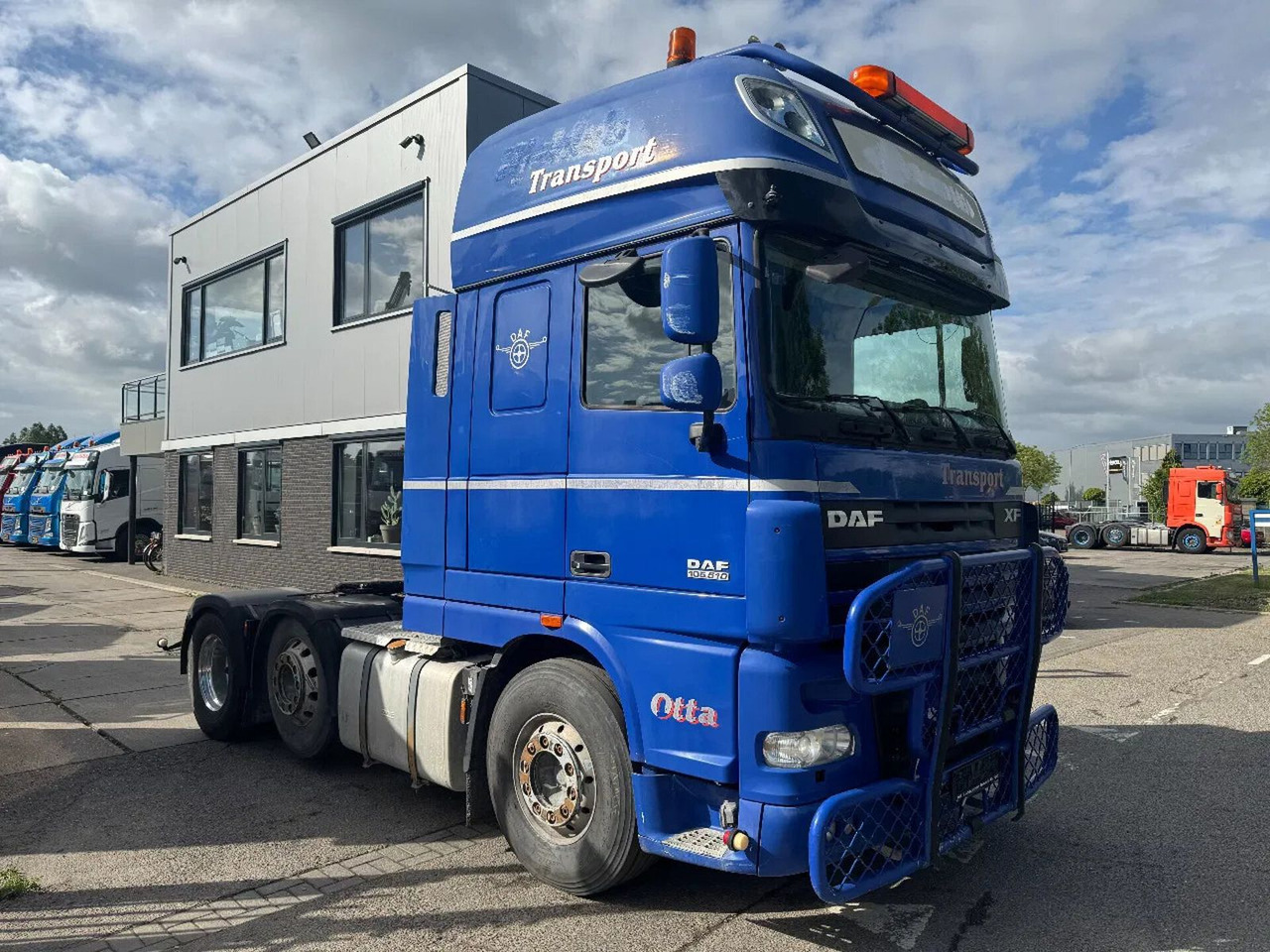DAF XF 105.510 6X2 EURO 5 MANUAL GEAR + HYDRAULIC ON - 트랙터 유닛 : 사진 1 DAF XF 105.510 6X2 EURO 5 MANUAL GEAR + HYDRAULIC ON - 트랙터 유닛 : 사진 1