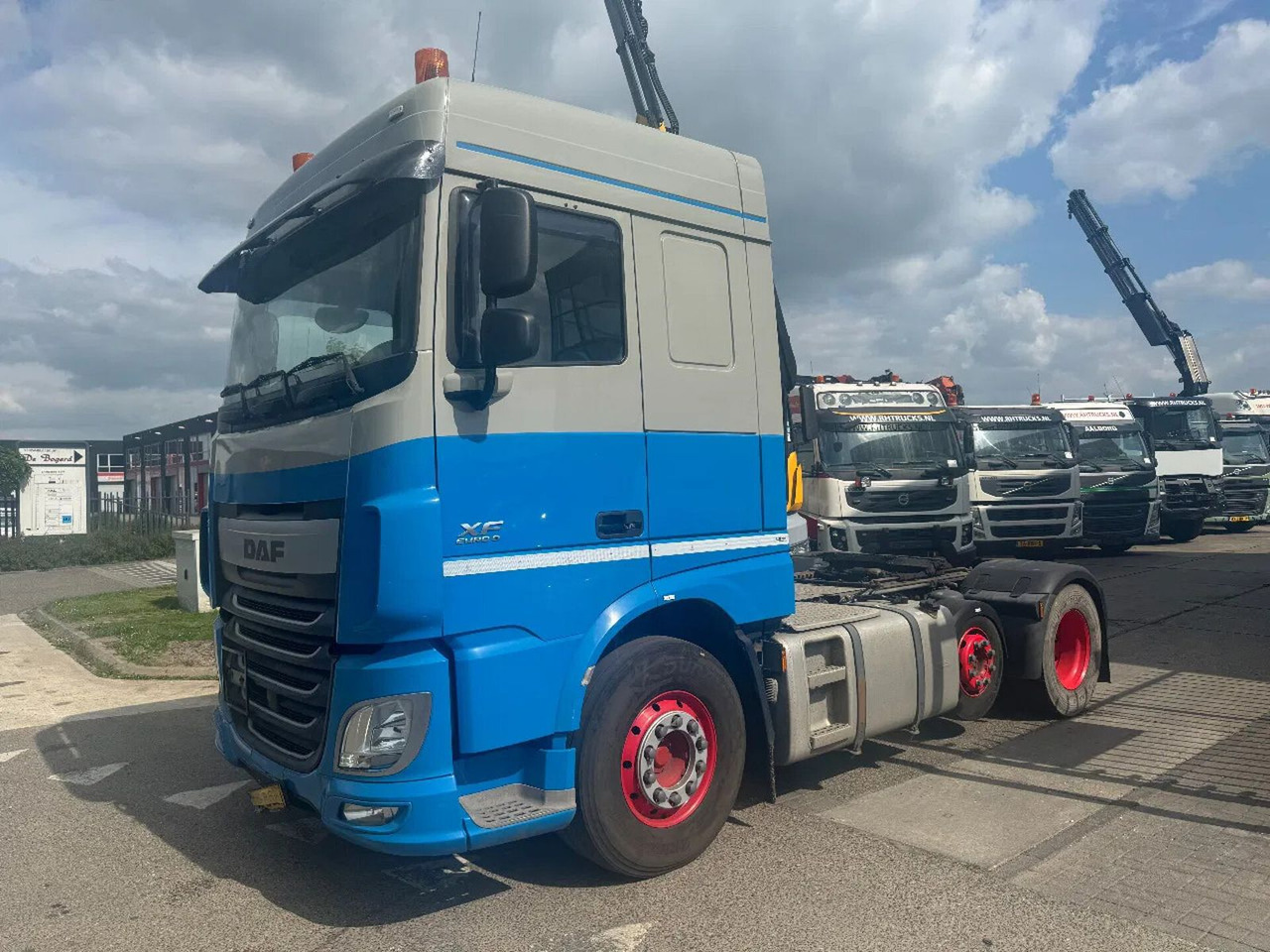 DAF XF 440 6X2 EURO 6 TÜV 09-2025 - 트랙터 유닛 : 사진 1 DAF XF 440 6X2 EURO 6 TÜV 09-2025 - 트랙터 유닛 : 사진 1