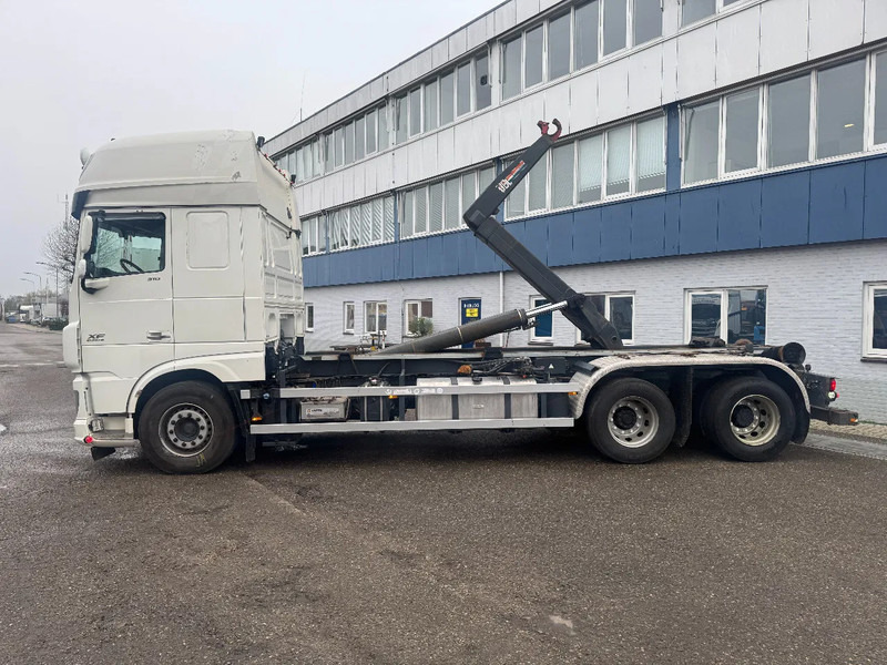DAF XF 510 6X2 EURO 6 VDL 30T HOOK 2017 - 후크 리프트 트럭 : 사진 2 DAF XF 510 6X2 EURO 6 VDL 30T HOOK 2017 - 후크 리프트 트럭 : 사진 2