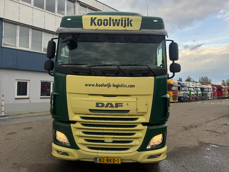 DAF XF 510 8X2 EURO 6 RETARDER TÜV TILL 08-2026 - 컨테이너 운반 장치/ 스와프 보디 트럭 : 사진 2 DAF XF 510 8X2 EURO 6 RETARDER TÜV TILL 08-2026 - 컨테이너 운반 장치/ 스와프 보디 트럭 : 사진 2