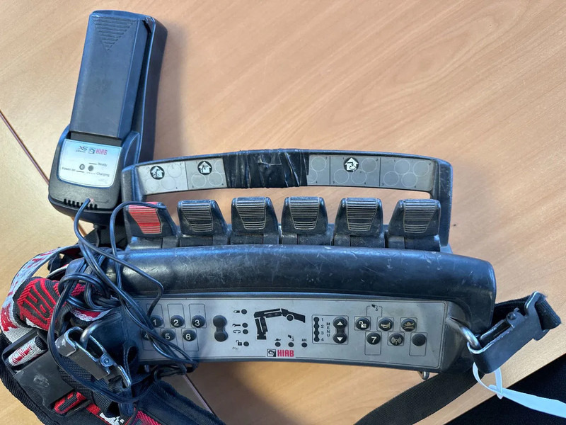 Fruehauf MET HIAB 122E-3 REMOTE CONTROLE, 2014 - 드롭사이드/ 플랫베드 세미 트레일러 : 사진 4 Fruehauf MET HIAB 122E-3 REMOTE CONTROLE, 2014 - 드롭사이드/ 플랫베드 세미 트레일러 : 사진 4