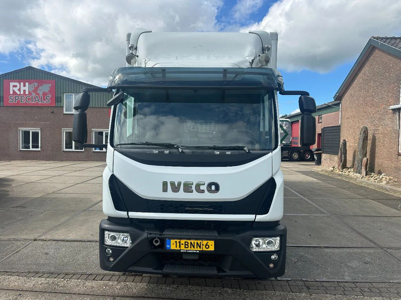 Iveco ML 150 -220, DHOLLANDIA LIFT, BOX 760X250X250 CM - 박스 트럭 : 사진 2 Iveco ML 150 -220, DHOLLANDIA LIFT, BOX 760X250X250 CM - 박스 트럭 : 사진 2