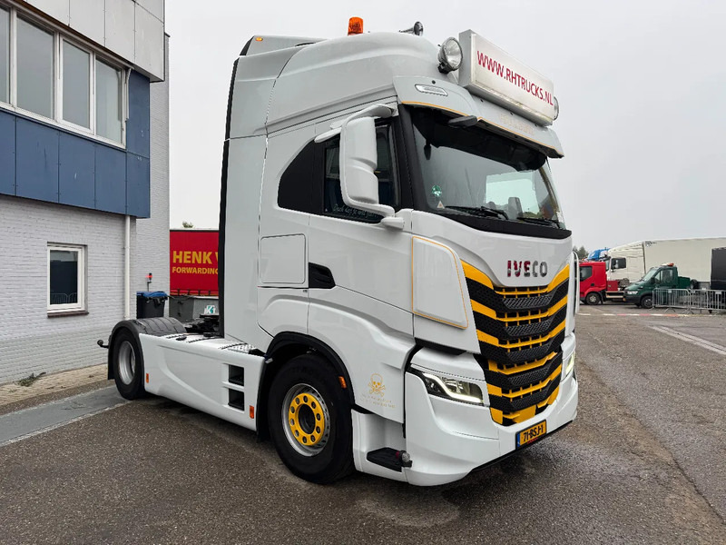 Iveco S-WAY 460 4X2 EURO 6 SKIRTS DOUBLE TANK - 트랙터 유닛 : 사진 3 Iveco S-WAY 460 4X2 EURO 6 SKIRTS DOUBLE TANK - 트랙터 유닛 : 사진 3