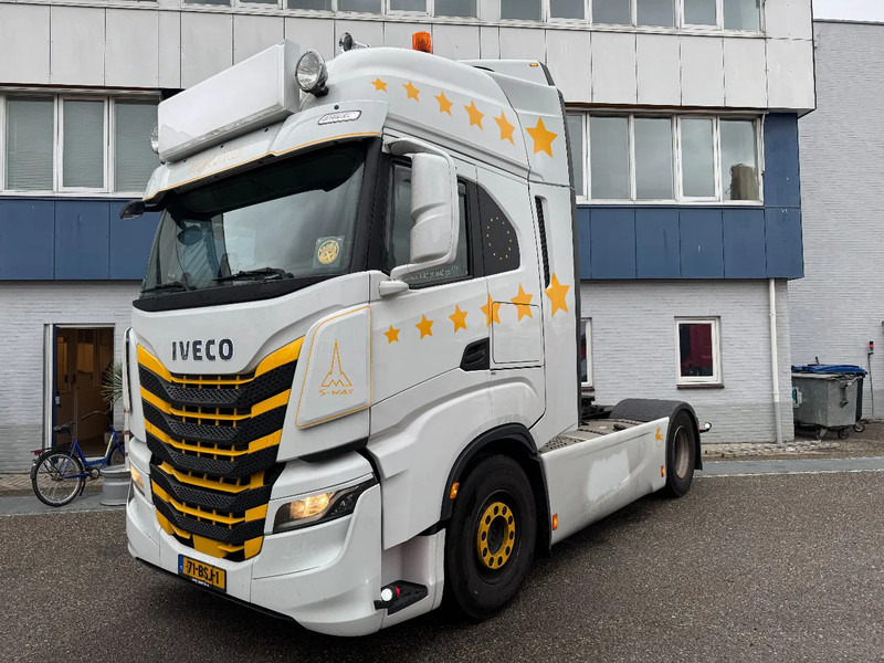 Iveco S-WAY 460 4X2 EURO 6 SKIRTS DOUBLE TANK - 트랙터 유닛 : 사진 1 Iveco S-WAY 460 4X2 EURO 6 SKIRTS DOUBLE TANK - 트랙터 유닛 : 사진 1