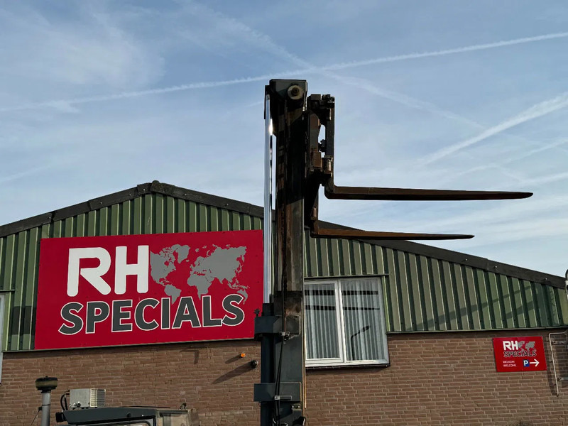 Kalmar M334 DCD 160-12 M334 DCD 160-12 - 디젤 지게차 : 사진 3 Kalmar M334 DCD 160-12 M334 DCD 160-12 - 디젤 지게차 : 사진 3