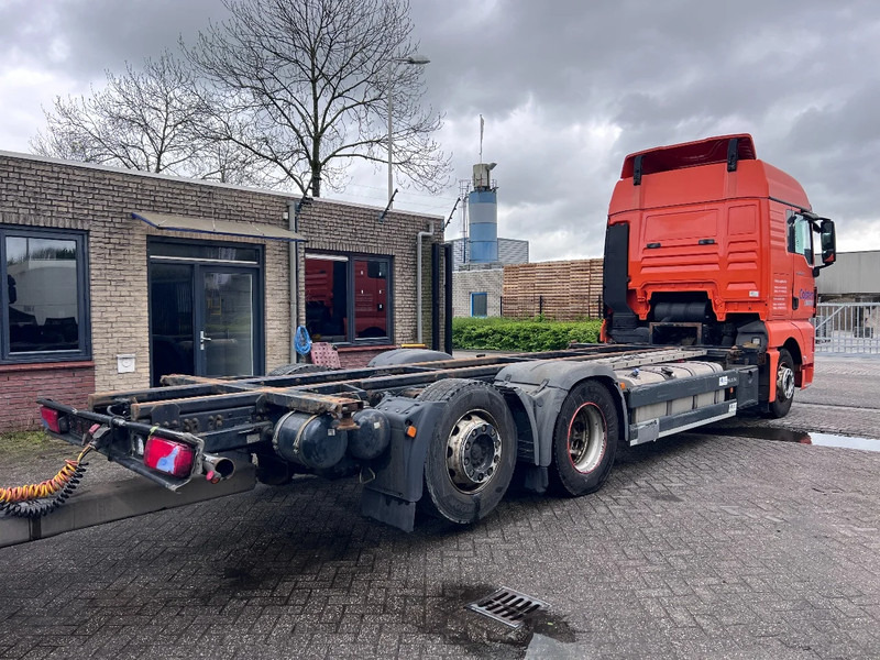 MAN TGX 26.440 XLX 6X2 EURO 5 - BDF CHASSIS + RETARDER - 컨테이너 운반 장치/ 스와프 보디 트럭 : 사진 4 MAN TGX 26.440 XLX 6X2 EURO 5 - BDF CHASSIS + RETARDER - 컨테이너 운반 장치/ 스와프 보디 트럭 : 사진 4