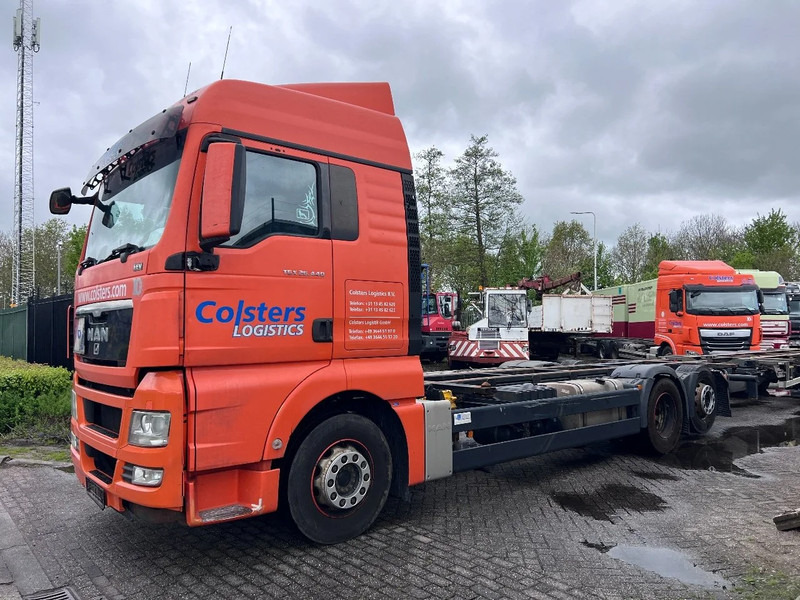 MAN TGX 26.440 XLX 6X2 + HANGER EURO 5 - BDF CHASSIS + RETARDER - 컨테이너 운반 장치/ 스와프 보디 트럭 : 사진 5 MAN TGX 26.440 XLX 6X2 + HANGER EURO 5 - BDF CHASSIS + RETARDER - 컨테이너 운반 장치/ 스와프 보디 트럭 : 사진 5