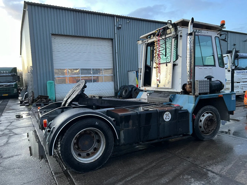 Mafi MT25T131C 4X2 *GEARBOX DON'T GO IN REVERSE* MT25T131C - 터미널 트랙터 : 사진 5 Mafi MT25T131C 4X2 *GEARBOX DON'T GO IN REVERSE* MT25T131C - 터미널 트랙터 : 사진 5